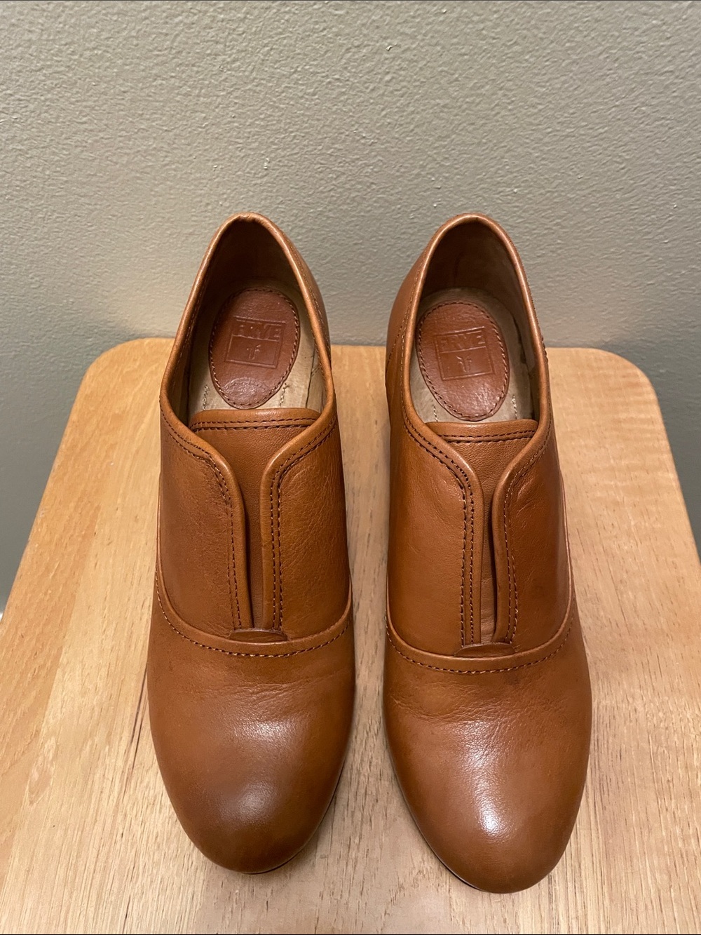 FRYE Women's Caramel Leather Slip-On Ankle Booties Size 8.5 M